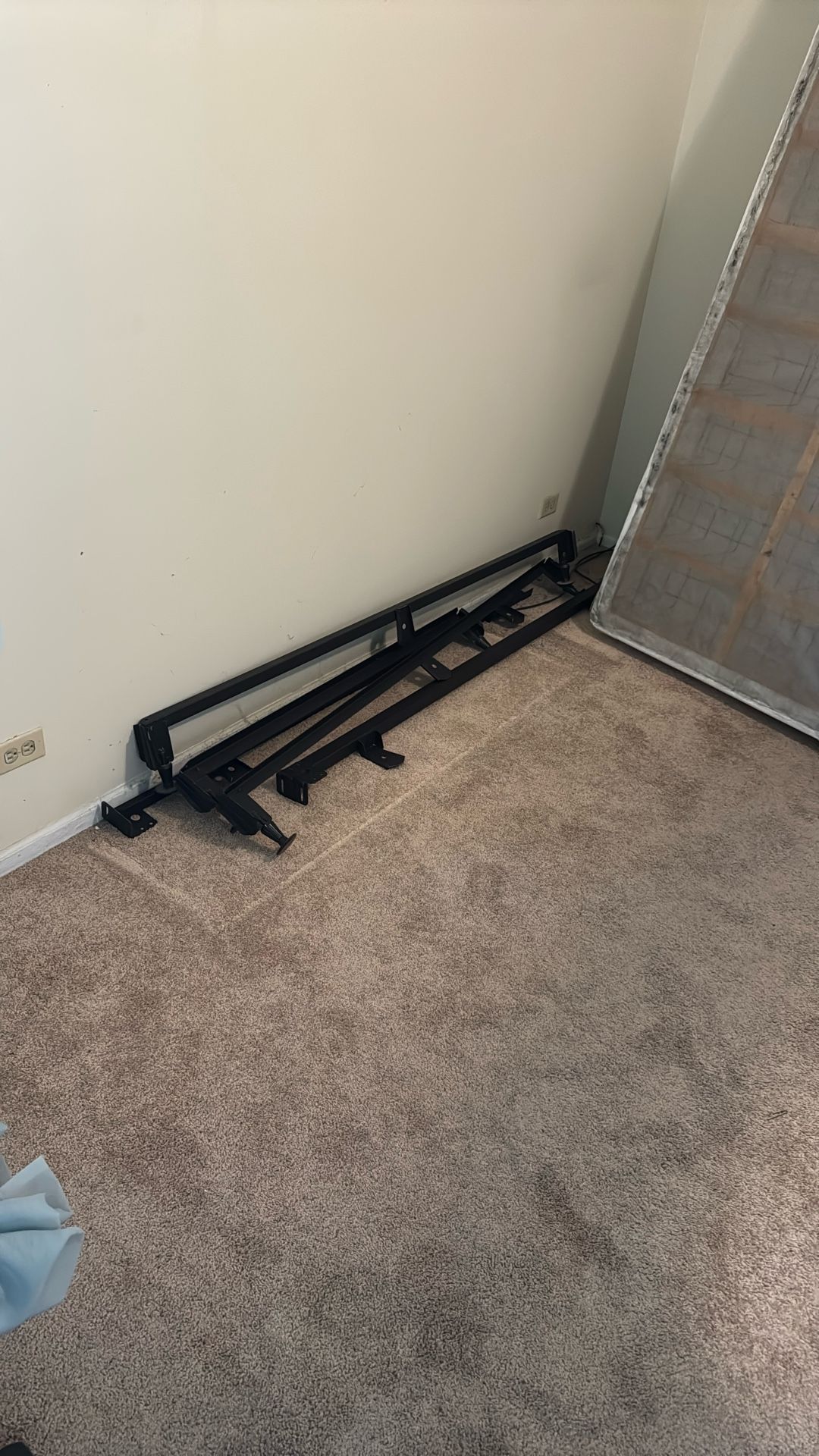 King Bed Railing And Box spring/mattress