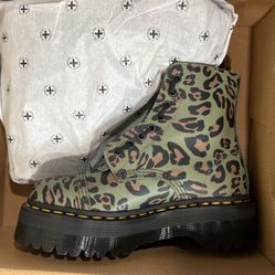 Dr Martens Sz 7 Sinclair Boot