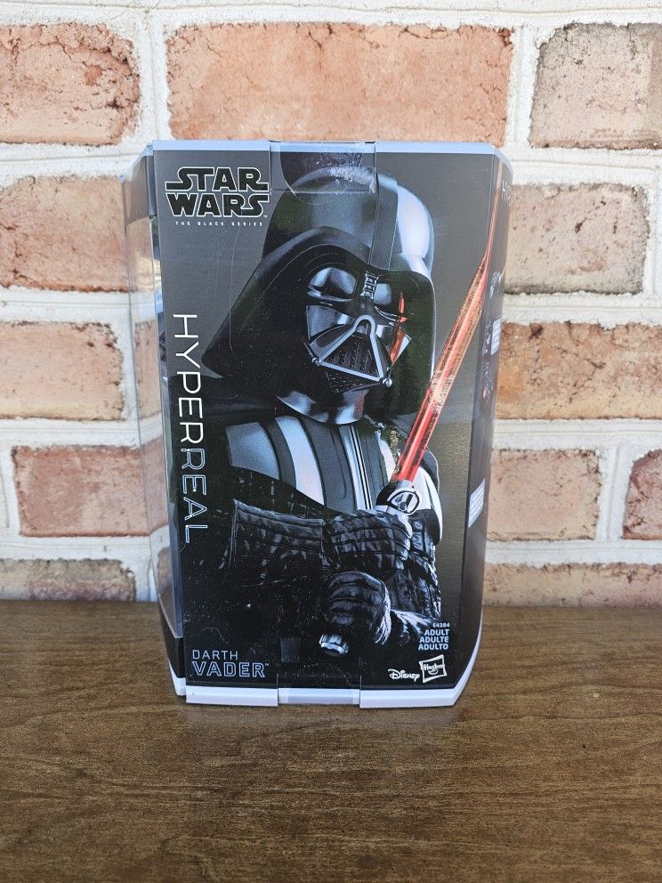 STAR WARS DARTH VADER FIGURE