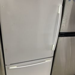 refrigerator 32 inches refrigerator white