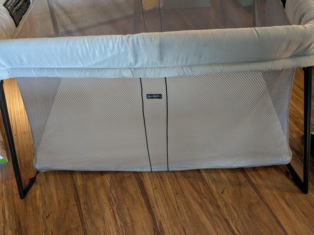 Baby Bjorn Travel Crib (Pending Pickup)