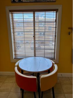 Small bright kitchen table CASH ONLY Price is firm