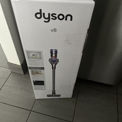 V8 Dyson