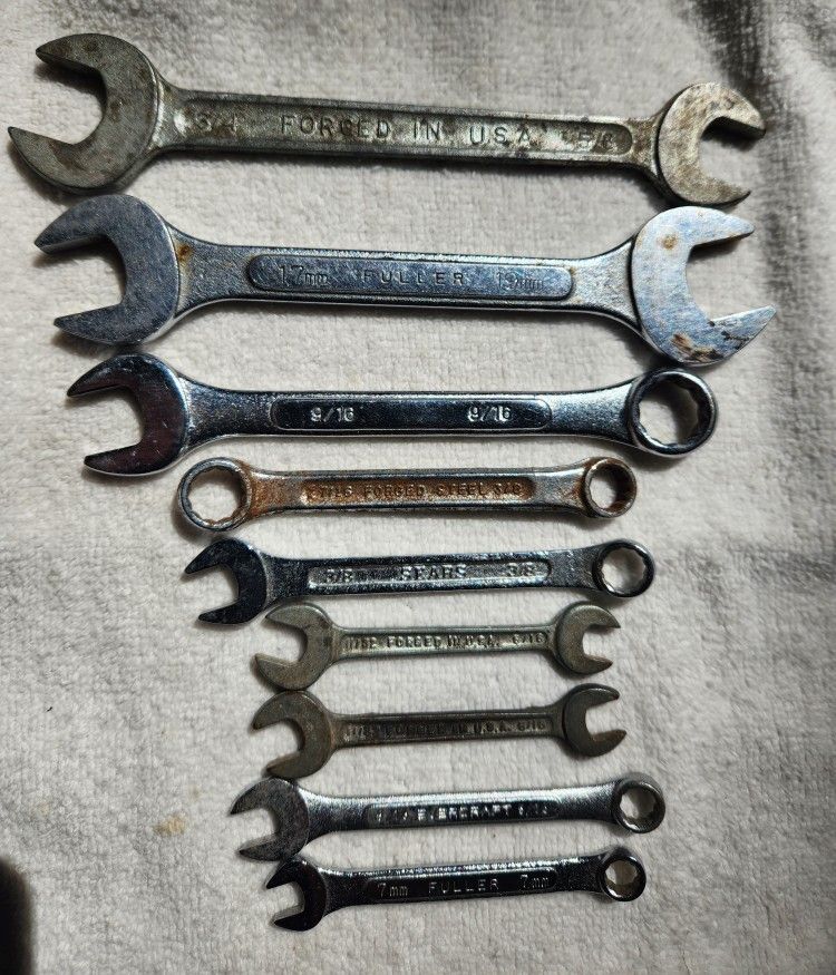 (9)- Wrenches in various sizes. Some forged USA
Some are open end. Some are combinations.
***** Cash 💸 only, please.
***** Front door pick-up only