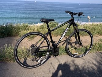 Kona Mahuna. 27 Speed Large Size Lightweight Aluminum Frame With Hydraulic Disc Brakes 