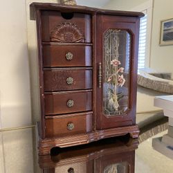 Jewelry Box Vintage - $35
