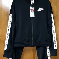 Nike sportswear big kids track suit NWT