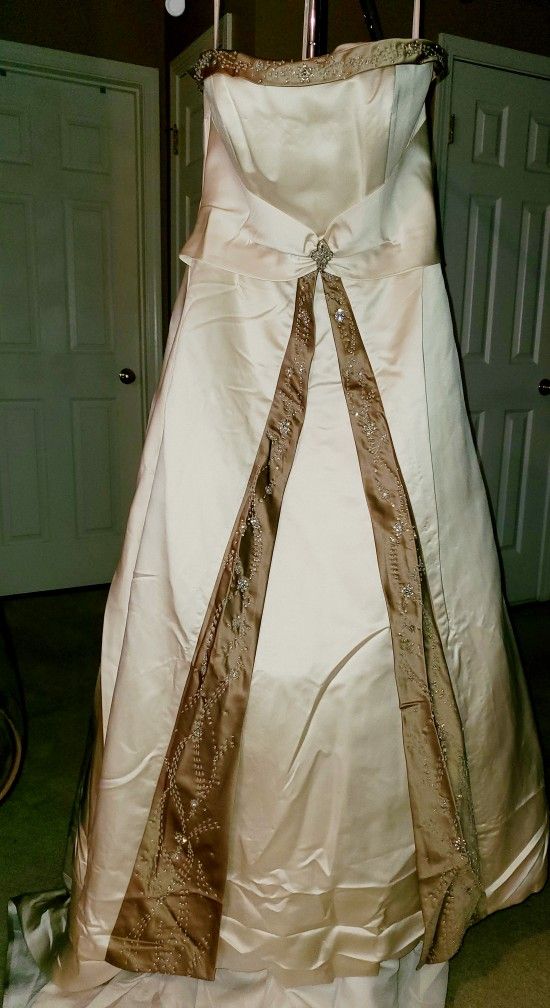 Wedding Dress $300 NEW with TAGS 