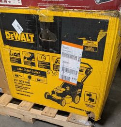 DeWalt 21in Self Propelled Lawn Mower