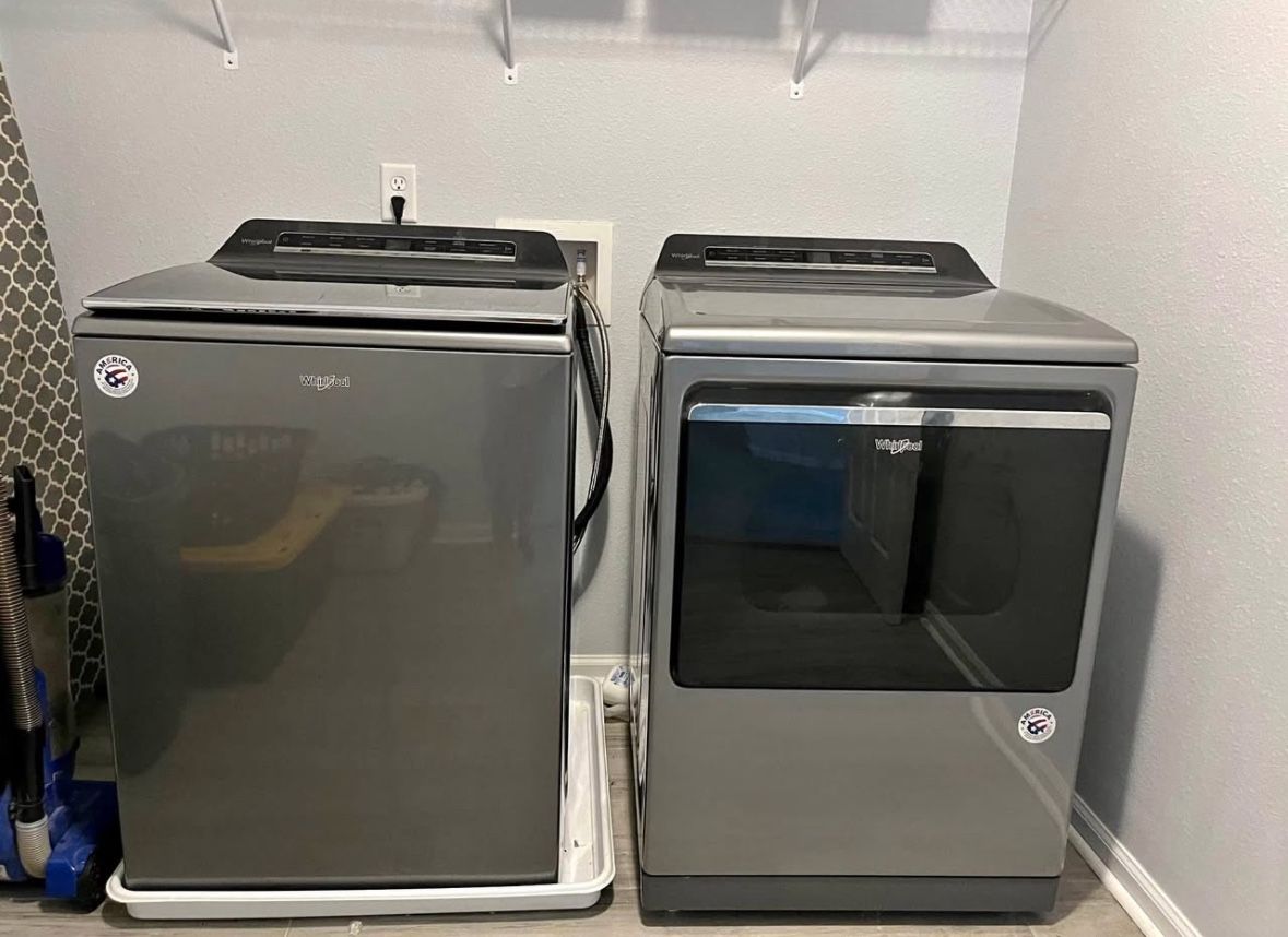 Samsung Washer & Dryer Set - Works Great!
