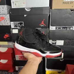 DS 2019 Jordan Bred 11s Mismatch Right Shoe 9 Left Shoe 9.5