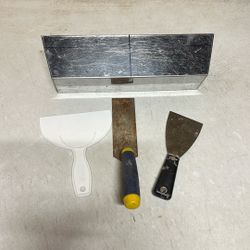 12 Inch Mixing Pan With Spatulas