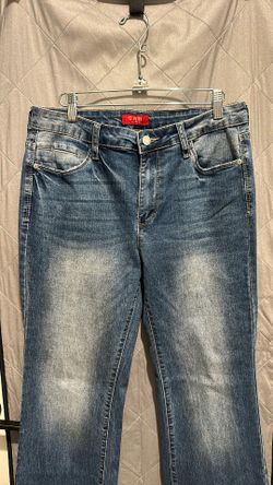 GUESS BOOT CUT 31x30 NEW
