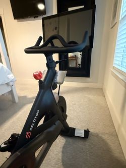 Peloton bike like new