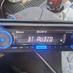 STEREO SONY CD AUX USB BLUETOOTH GOOD CONDICIÓN ABLO ESPAÑOL 