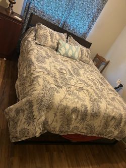 Queen bed