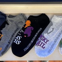 New Disney Hocus Pocus 5 Pair No Shows Socks Size 9 - 11 Shoe Size 4 - 11