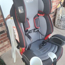 Baby Car Seat (Graco)