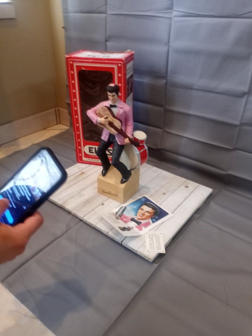 Vintage McCormick Music Box Elvis Decanter A Second In A Series 1977