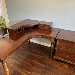 Premium Aspenhome L-Shaped Wood Computer Desk