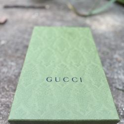 Authentic Gucci Screener GG Supreme Sneakers – EU 35 / US 5 – With Box & Dust Bags 