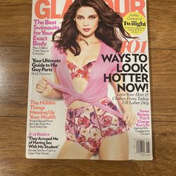 ASHLEY GREENE "TWILIGHT" May 2011 GLAMOUR Magazine No Tag Collectible