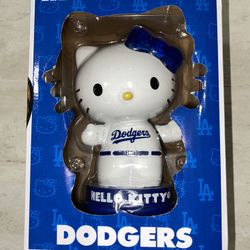 DODGERS HELLO KITTY BOBBLE HEAD 