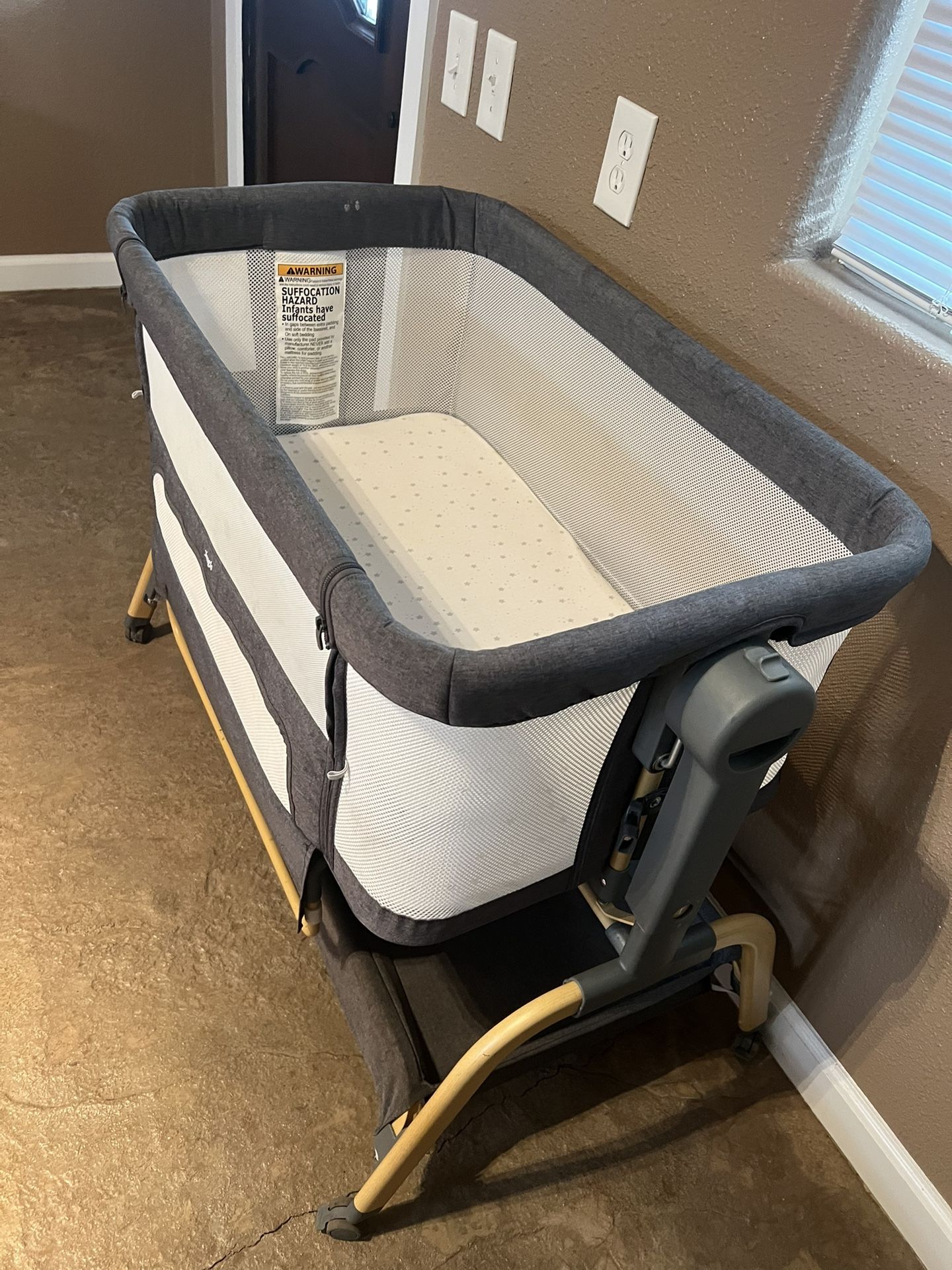 Jimglo Unisex Gray Bassinet