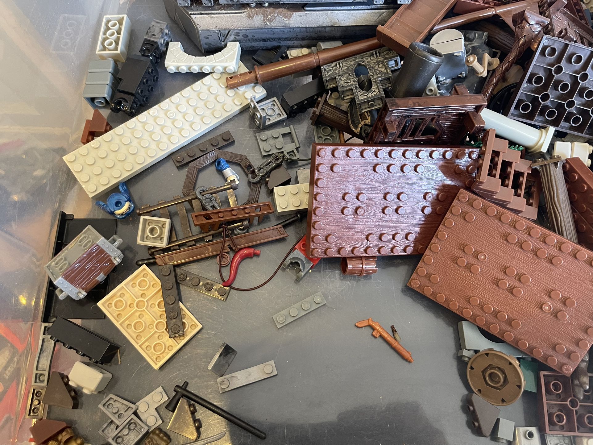 Pirates Of The Caribbean Flying Duchman Mega Blocks + Other Sets