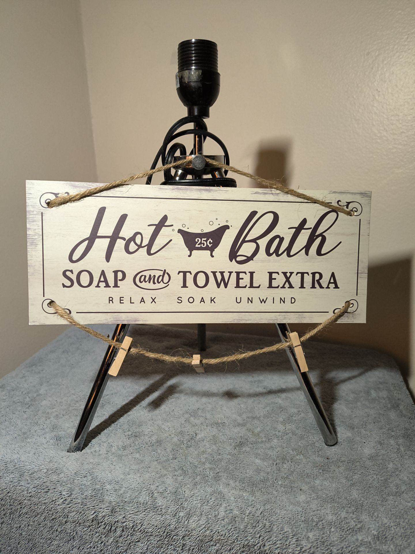 Sign hot bath