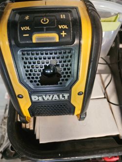 Dewalt speaker Bluetooth