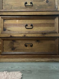 3 drawer dresser (wood)