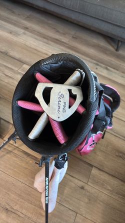 Woman’s ping golf club putter Son Mountain bag