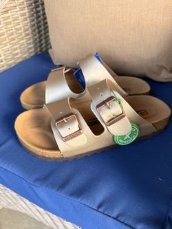 Women’s Birkenstock size 8, new with tags