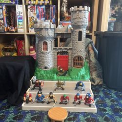 Fisher-Price Great Adventures Castle 1994 Play set  10 Figures 