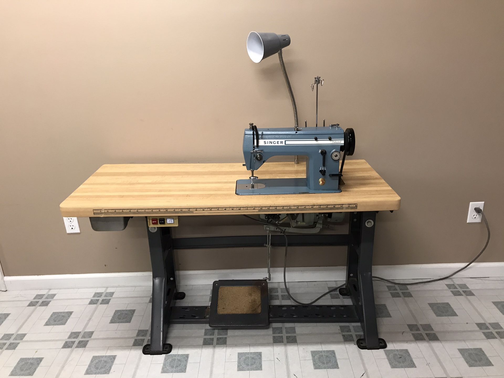 Singer 20U33 Industrial Sewing Machine w/ Motor & Table for Sale in