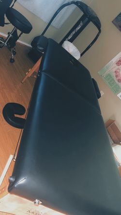 Portable foldable Reiki massage bed