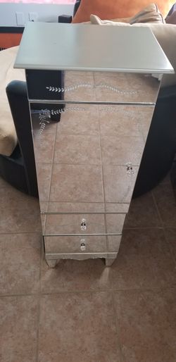 GREAT MIRROR JEWELRY AMOIRE