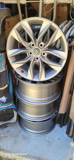 Toyota Alloy Wheel Rim Silver