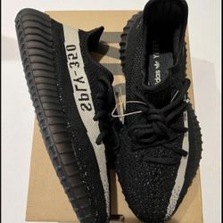 Yeezy 350 “Oreos” SZ 8
