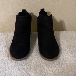 Ladies suede ankle boots