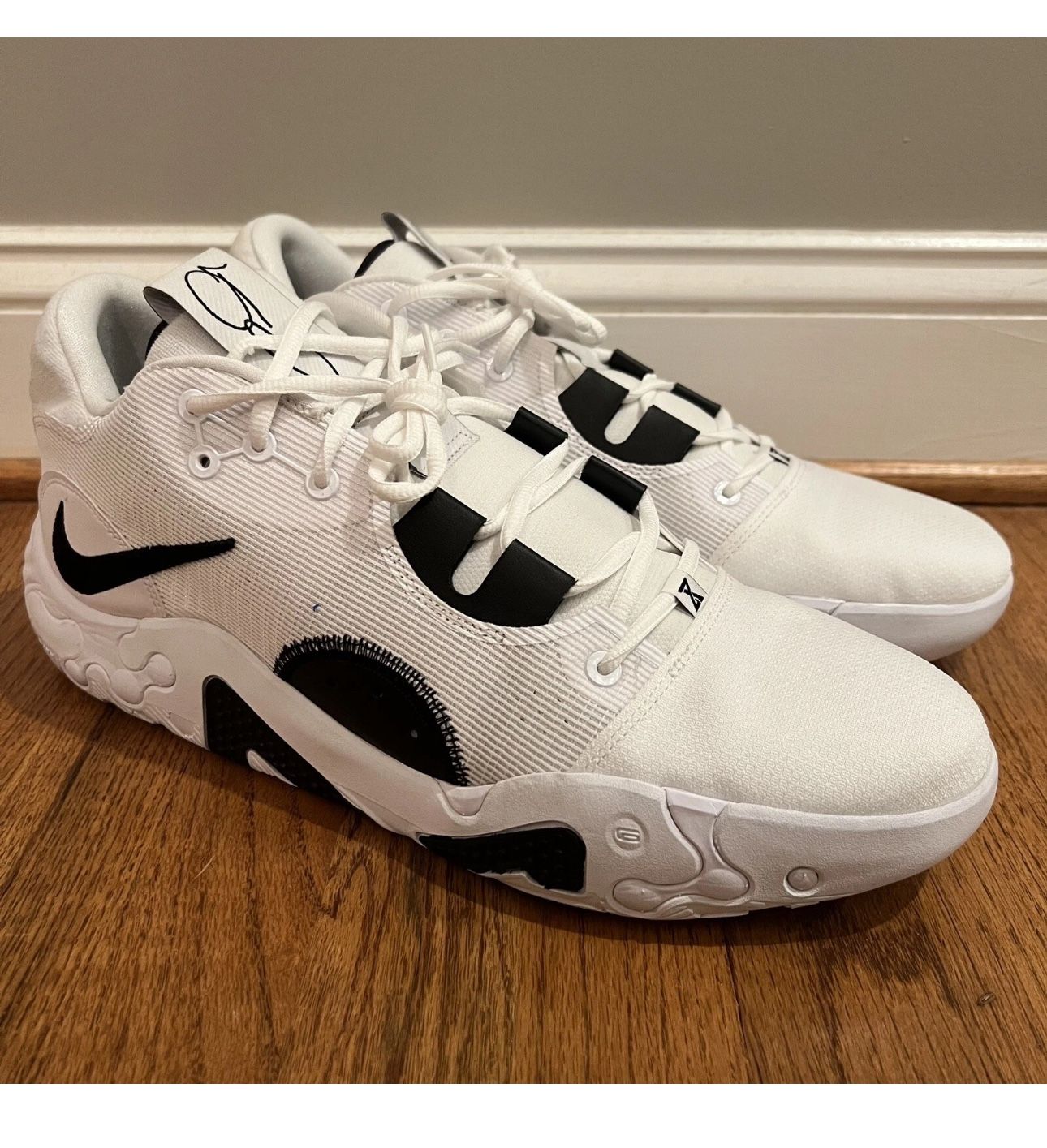Pg 6 Size 10.5 Great Beater For Open Gym