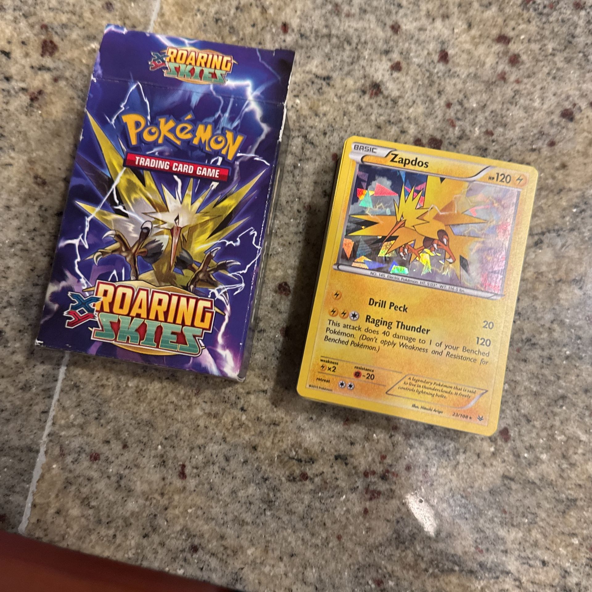 Roaring Skies: XY POKÉMON DECK