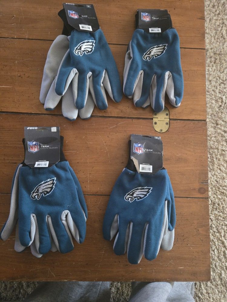 4 Pairs Of Eagles Foco Gloves 