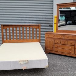 (FREE DELIVERY) Ashley Furniture Queen Bed with Dresser & Mirror