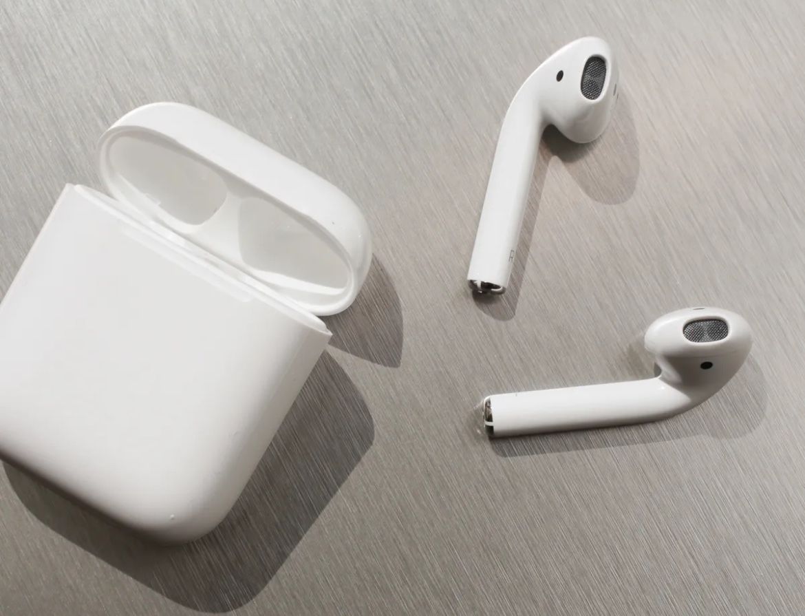 Gen 1 AirPod