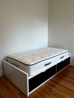 Twin bed and mattress