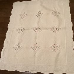 Donna Sharp small beige quilt with floral embroidery and scalloped edges made exclusively for Cracker Barrel) 58” x 50” (like new) (good size for a th
