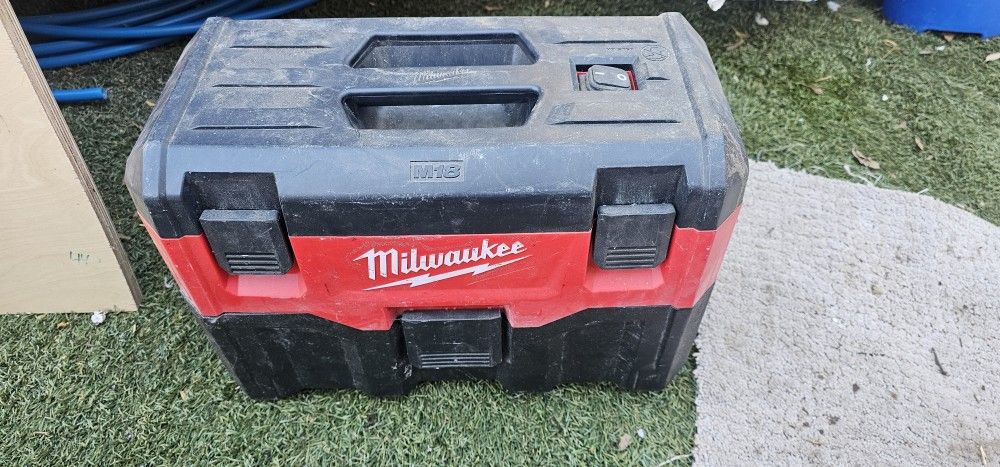 Milwaukee Vacuum Tool Only