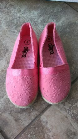 New Toddler girl shoes size 8 (never use)